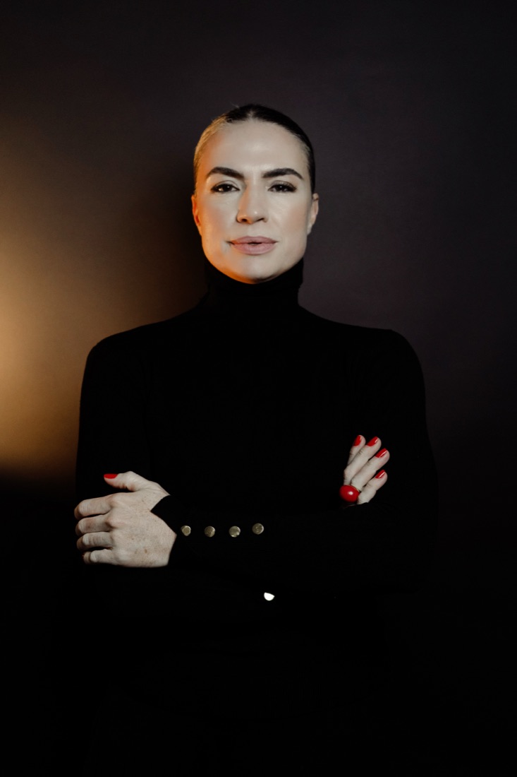 Gaby Haviaras — atriz, poeta e comunicadora